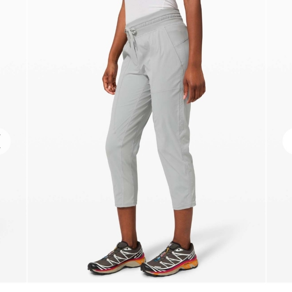 Lululemon Dance Studio Crop Jogger Silver Drop Size 6